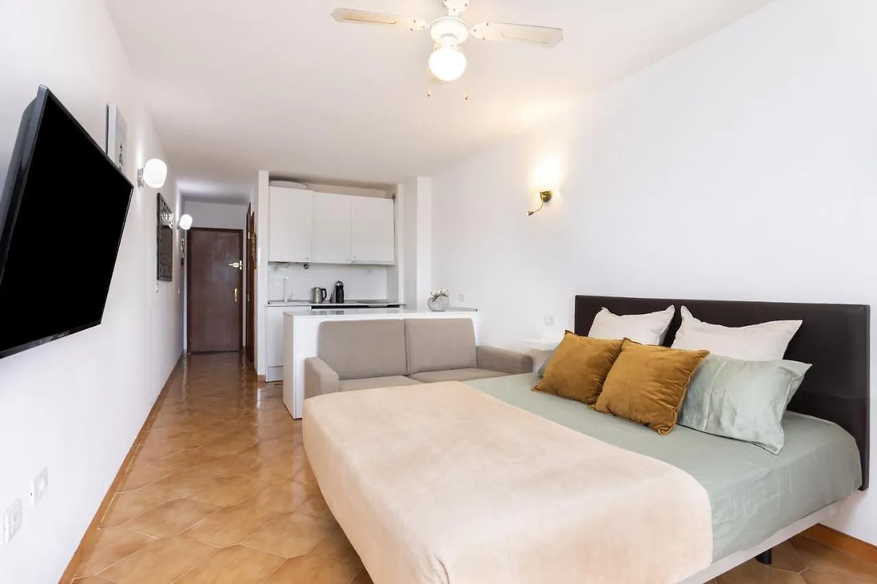 Classbnb - Seafront Studio With Beach View In The Center Of Los Cristianos Los Cristianos  Apartment Los Cristianos (Tenerife)